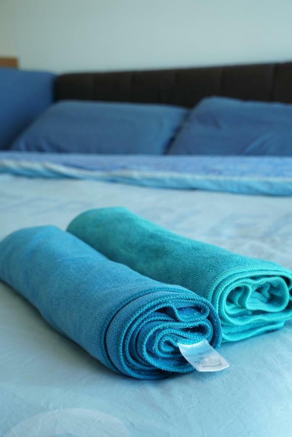 2 Carpark Gep 5 Star Hotel Bed & Sofa Studio Seri Kembangan Luaran gambar