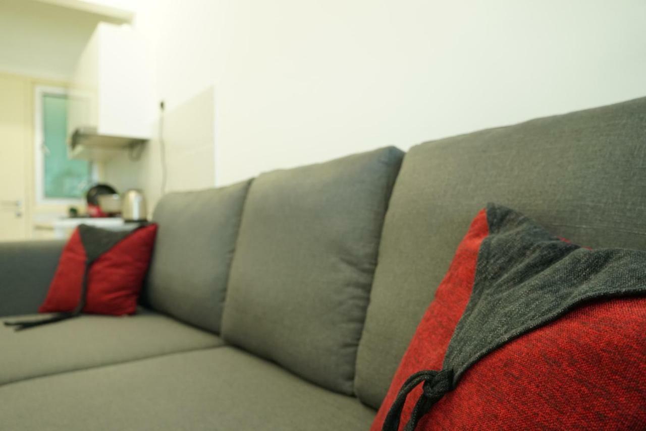 2 Carpark Gep 5 Star Hotel Bed & Sofa Studio Seri Kembangan Luaran gambar